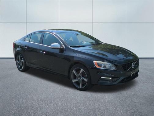 2015 Volvo S60 T6 R-Design