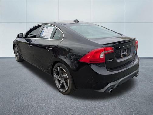 2015 Volvo S60 T6 R-Design