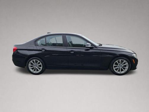 Black Sapphire Metallic 2018 BMW 320 i xDrive