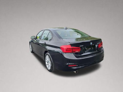 Black Sapphire Metallic 2018 BMW 320 i xDrive