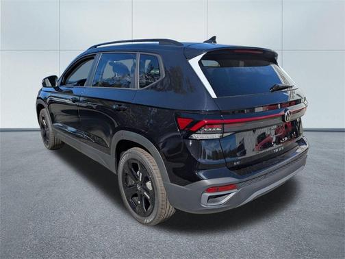 2025 Volkswagen Taos 1.5T SE Black