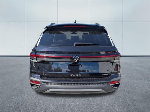2025 Volkswagen Taos 1.5T SE Black