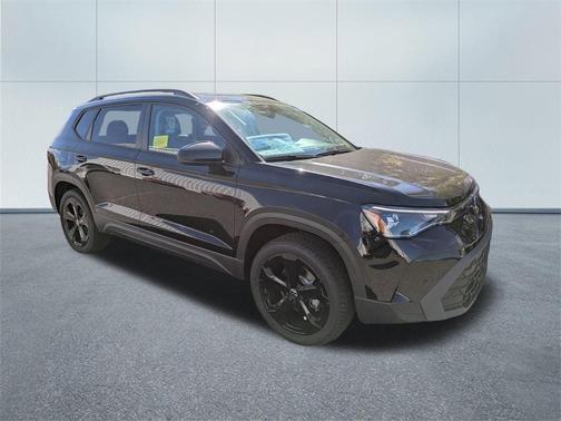 2025 Volkswagen Taos 1.5T SE Black