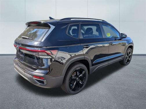 2025 Volkswagen Taos 1.5T SE Black