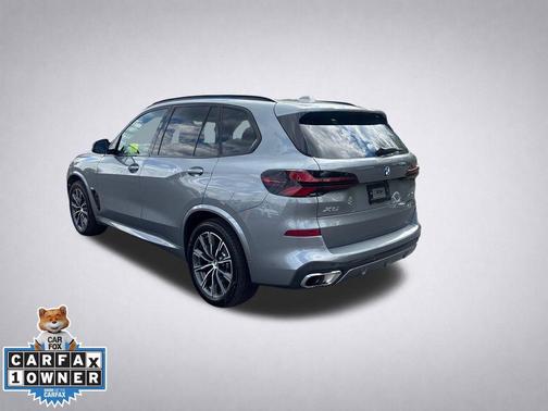 Skyscraper Gray Metallic 2026 BMW X5 xDrive40i