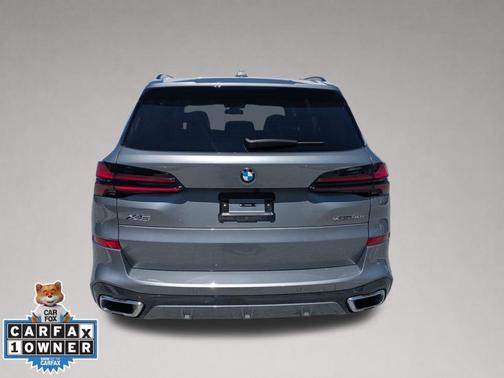 Skyscraper Gray Metallic 2026 BMW X5 xDrive40i