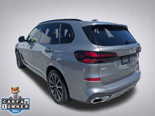 Skyscraper Gray Metallic 2026 BMW X5 xDrive40i