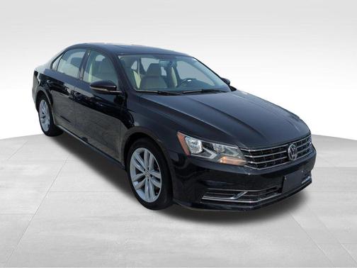 Deep Black Pearl Effect 2019 Volkswagen Passat 2.0T Wolfsburg