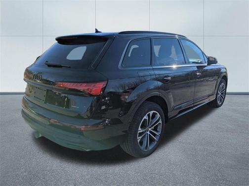 2026 Audi Q7 45 Premium