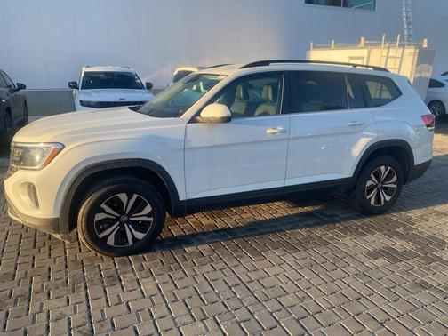 2024 Volkswagen Atlas 2.0T SE