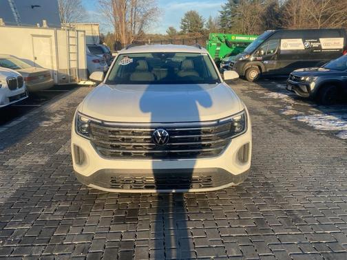 2024 Volkswagen Atlas 2.0T SE