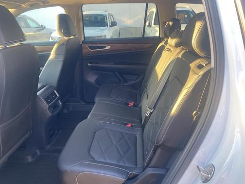 2024 Volkswagen Atlas 2.0T SE