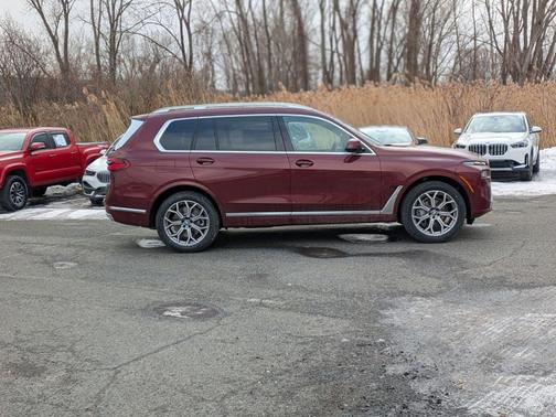 2025 BMW X7 xDrive40i