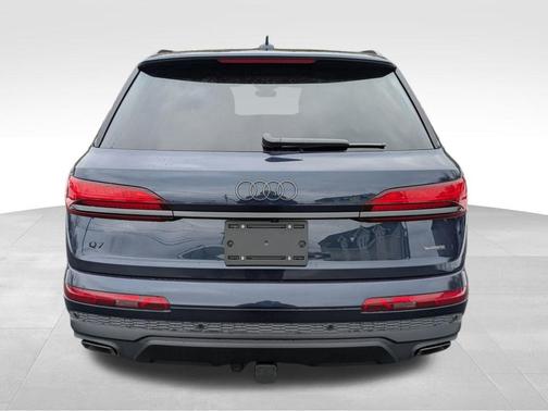 Blue Metallic 2026 Audi Q7 55 Premium Plus