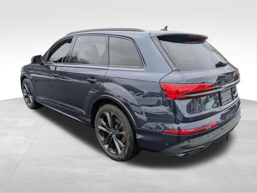 Blue Metallic 2026 Audi Q7 55 Premium Plus