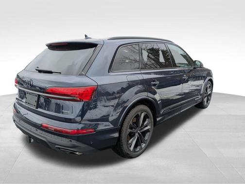 Blue Metallic 2026 Audi Q7 55 Premium Plus