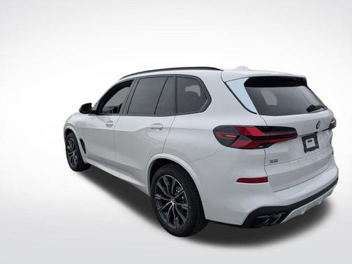 Alpine White 2026 BMW X5 M60i