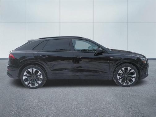 2026 Audi Q8 55 Premium