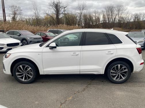 2024 Audi Q5 45 S line quattro Premium