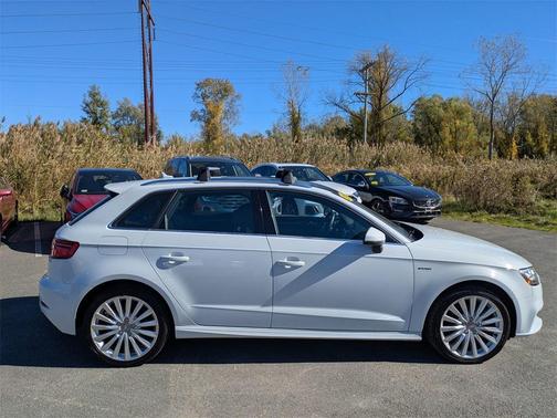 2017 Audi A3 e-tron 1.4T Premium
