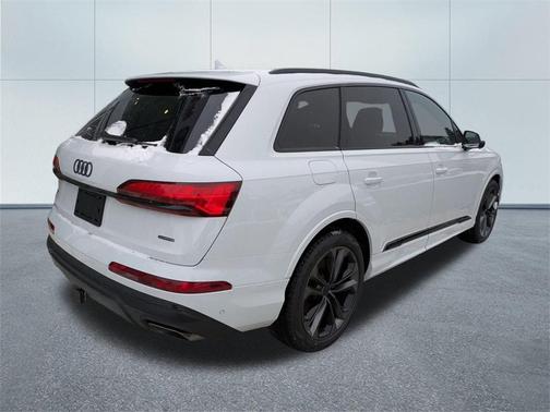 2026 Audi Q7 55 Premium Plus