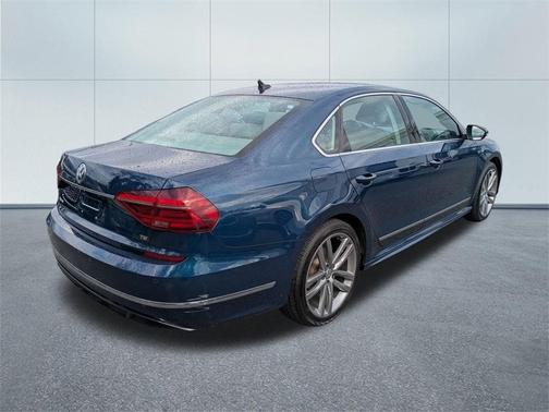 2019 Volkswagen Passat 2.0T SE R-Line