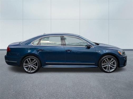 2019 Volkswagen Passat 2.0T SE R-Line