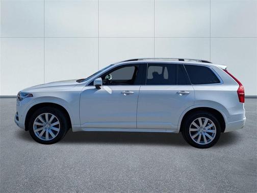2018 Volvo XC90 T6 Momentum