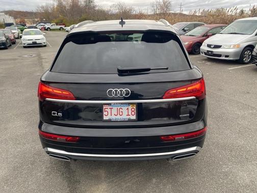 2024 Audi Q5 45 S line quattro Premium