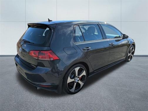 2017 Volkswagen Golf GTI SE 4-Door