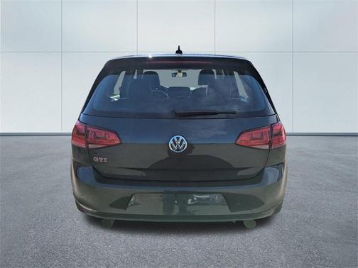 2017 Volkswagen Golf GTI SE 4-Door