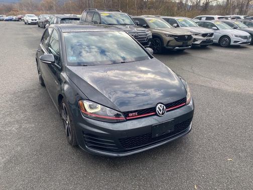 2017 Volkswagen Golf GTI SE 4-Door
