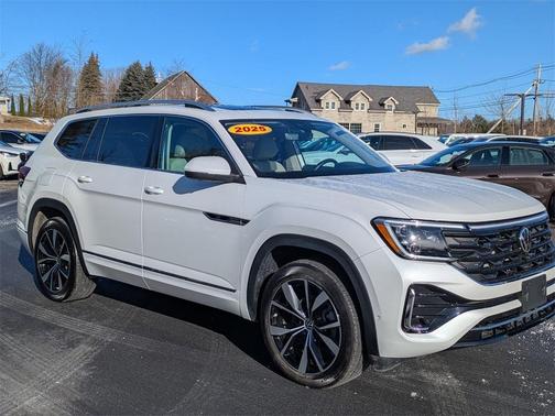 2025 Volkswagen Atlas 2.0T SEL Premium R-Line