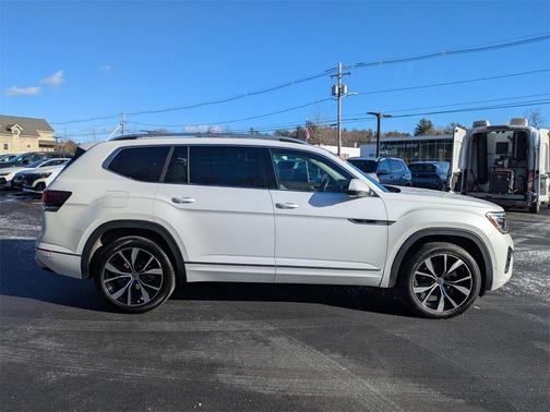 2025 Volkswagen Atlas 2.0T SEL Premium R-Line