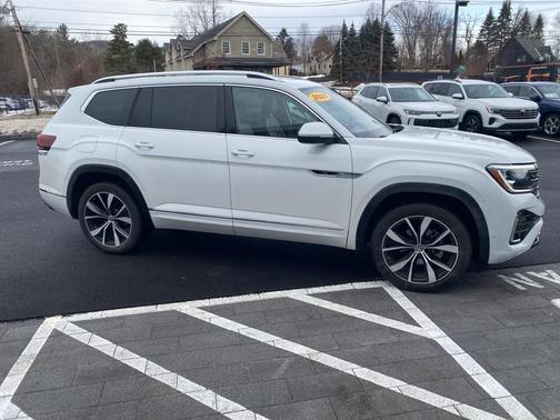 2025 Volkswagen Atlas 2.0T SEL Premium R-Line