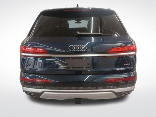 Blue Metallic 2026 Audi Q7 45 Premium Plus
