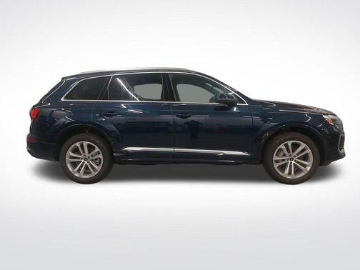 Blue Metallic 2026 Audi Q7 45 Premium Plus