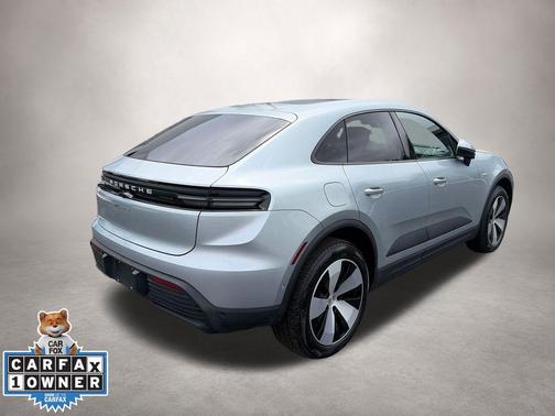 2025 Porsche Macan 4