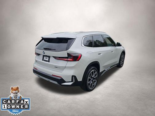 Mineral White Metallic 2025 BMW X1 xDrive28i