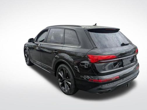 Mythos Black Metallic 2026 Audi Q7 55 Premium Plus