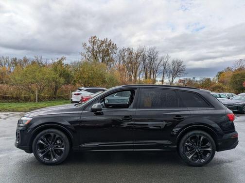 Mythos Black Metallic 2026 Audi Q7 55 Premium Plus