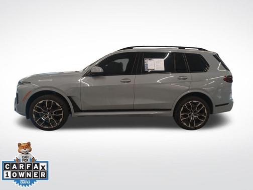 Gray Metallic 2025 BMW X7 xDrive40i