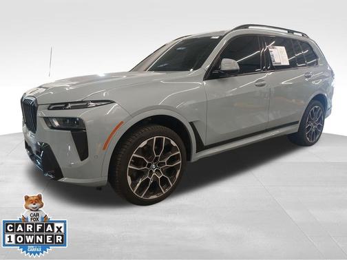 Gray Metallic 2025 BMW X7 xDrive40i