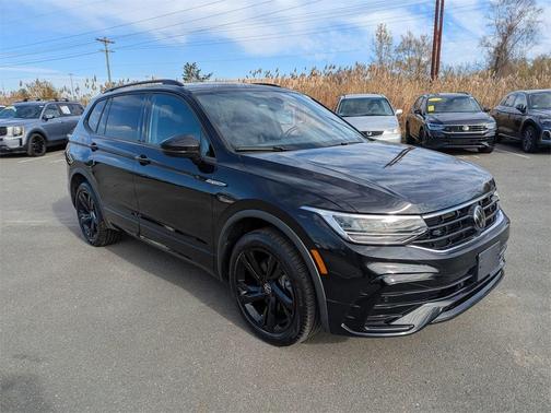 2024 Volkswagen Tiguan 2.0T SE R-Line Black