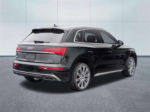 2023 Audi Q5 45 S line quattro Premium