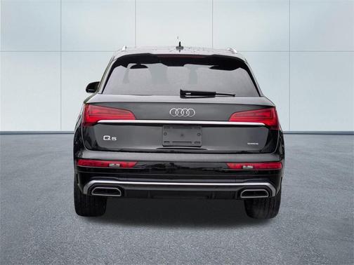 2023 Audi Q5 45 S line quattro Premium