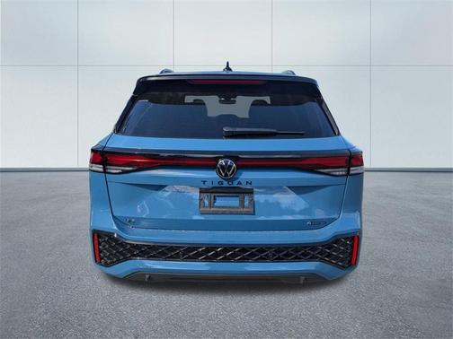2025 Volkswagen Tiguan 2.0T SE R-Line Black