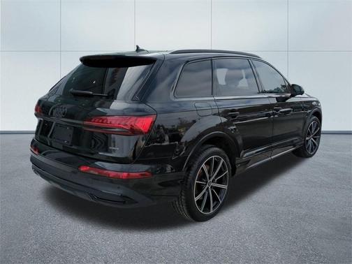 2022 Audi Q7 55 Premium Plus