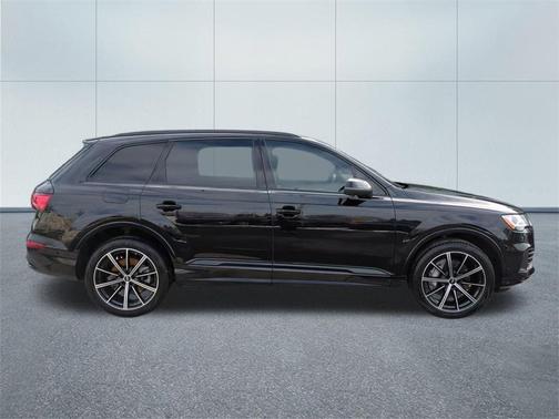 2022 Audi Q7 55 Premium Plus