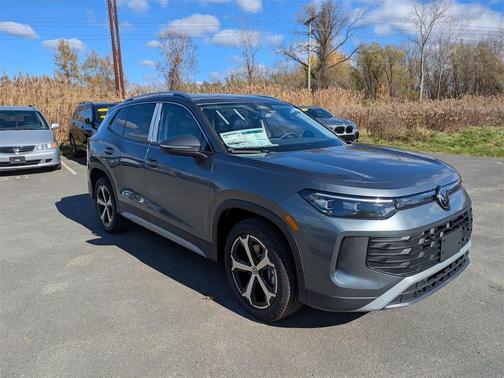 2025 Volkswagen Tiguan 2.0T SE